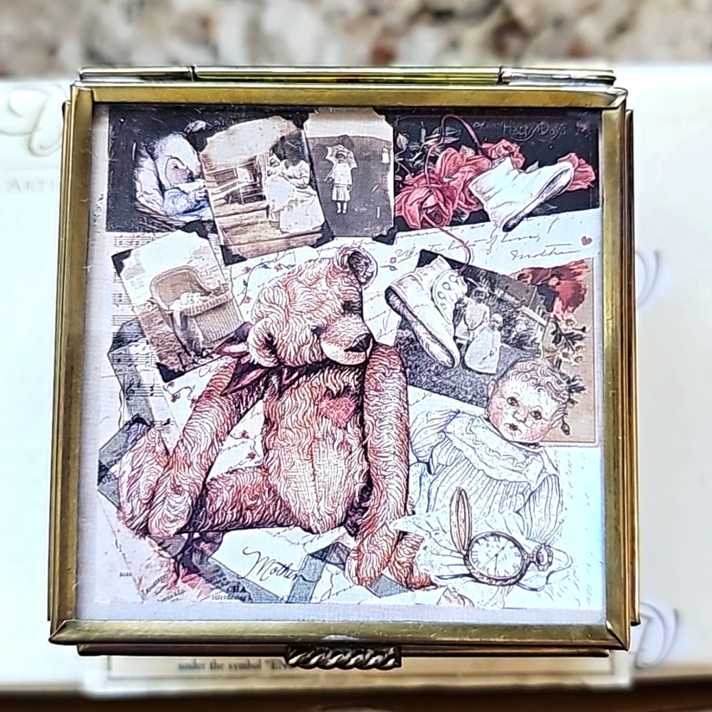 Via Vermont Artistry In Glass Greeting Box Bear and Doll Collage NIB